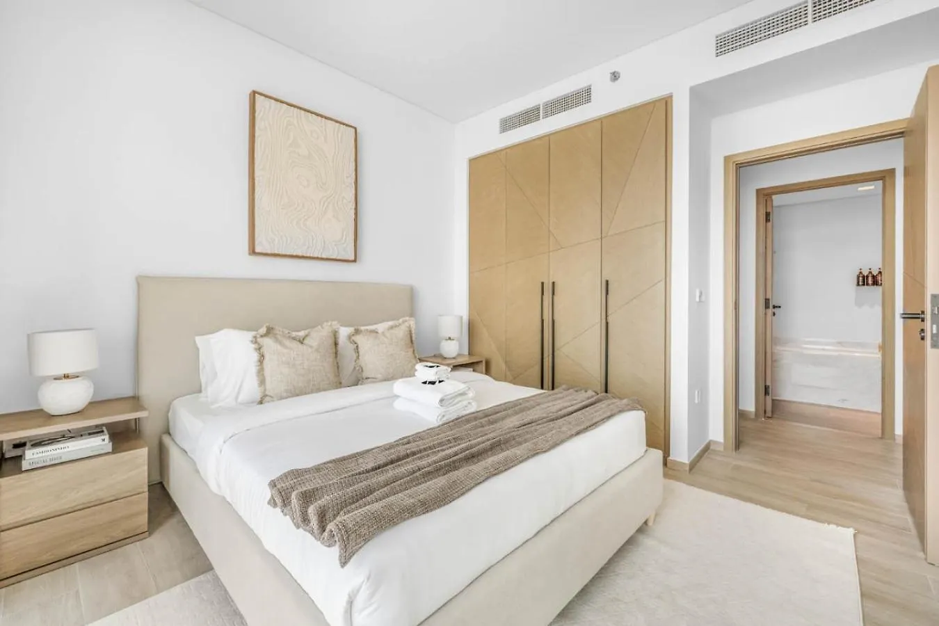 Apartment New Beach And Creek View 2Br In Palace Residences Dubai