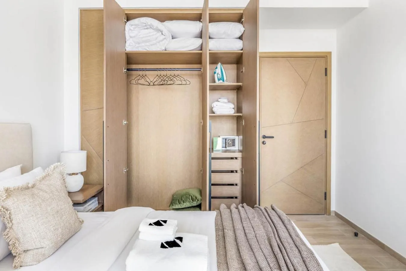 New Beach And Creek View 2Br In Palace Residences Dubai 0*,  United Arab Emirates